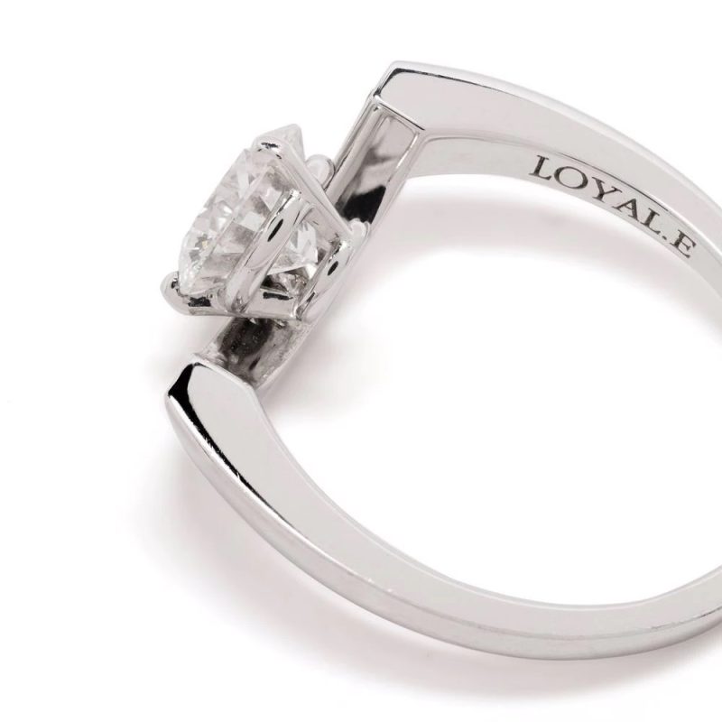 Bague_Intrepide_grand_arc_1ct_pavee_-_Or_blanc_18k_-_diamant_ethique_-_Loyale_Paris