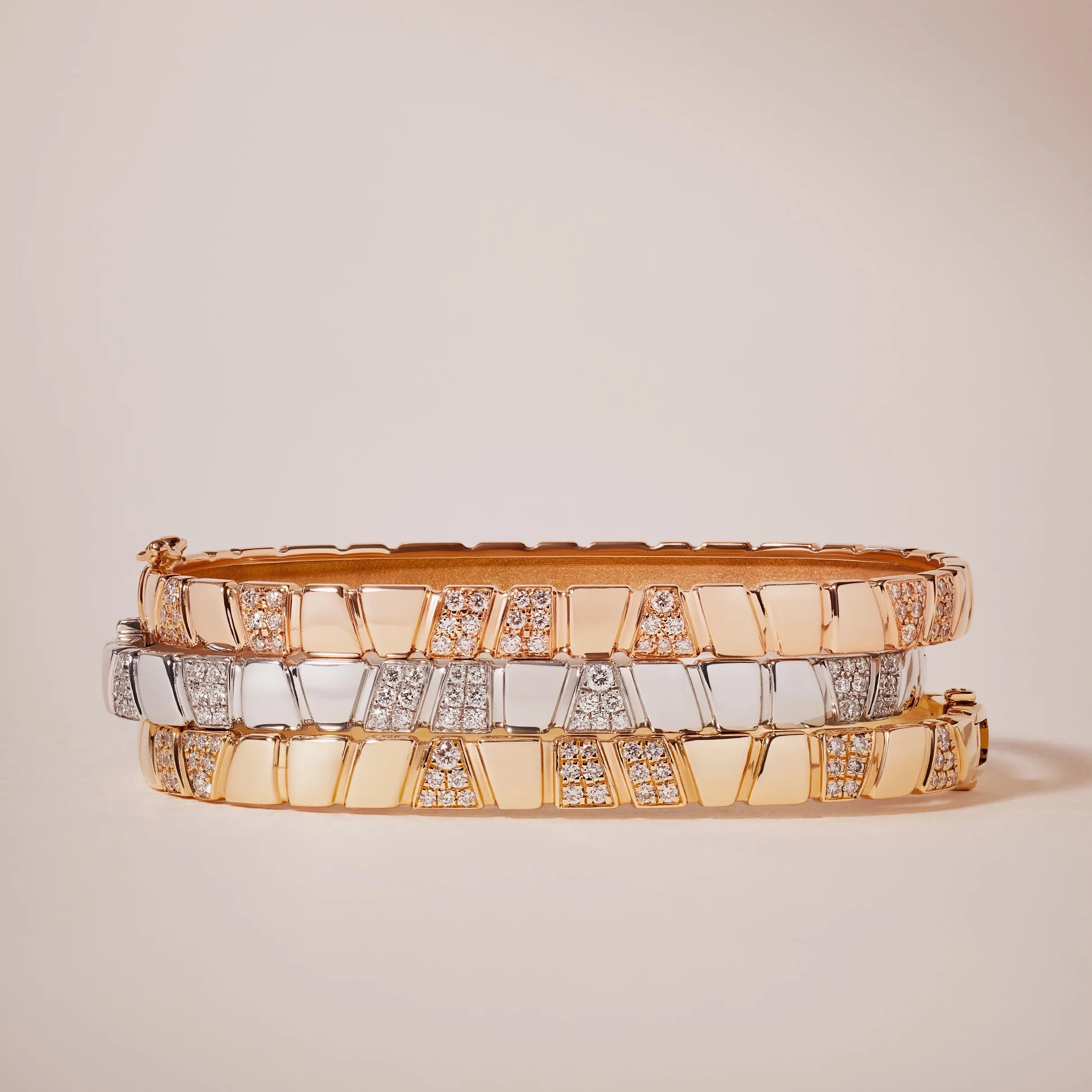 bracelets jonc collection ride and love or jaune recyclé 18k diamants synthétiques maison de joaillerie loyale paris